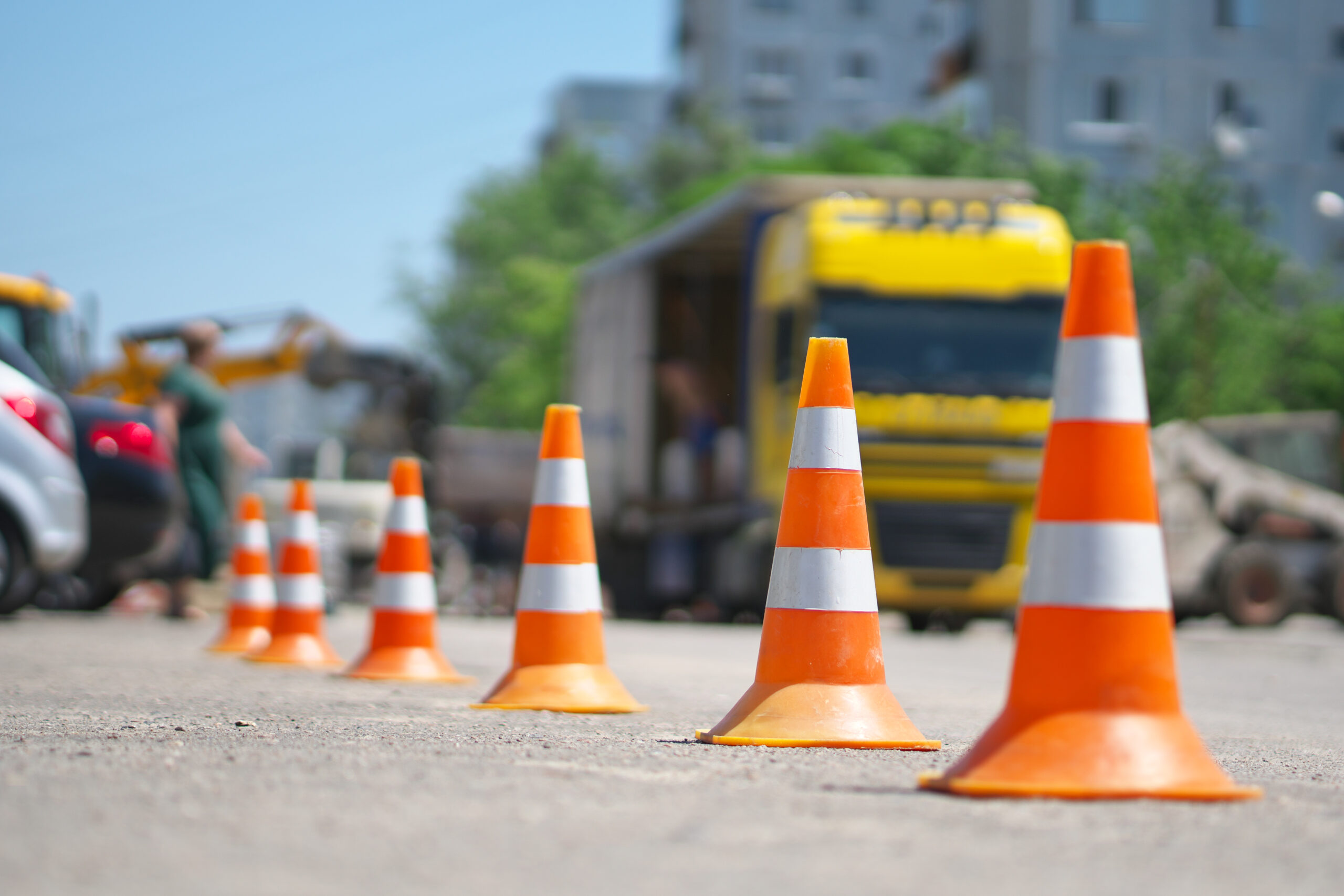 Materiały BHP dotyczące prac pod ruchem
